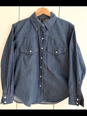 EUC Banana Republic denim shirt Medium.
